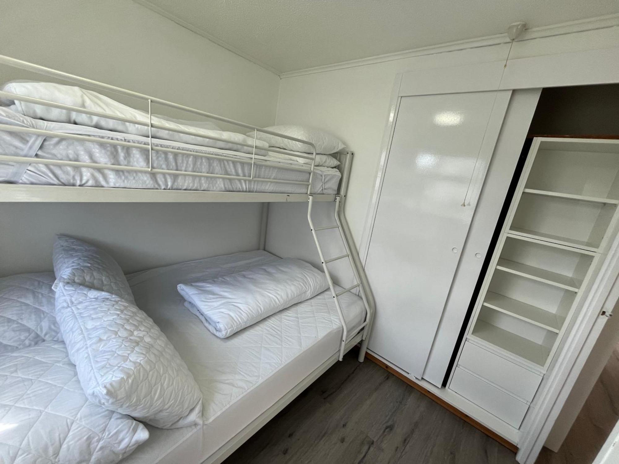 Chalet 319, Hemsby - Two Bed Chalet, Sleeps 5, Pet Friendly, Bed Linen And Towels Included Exterior photo