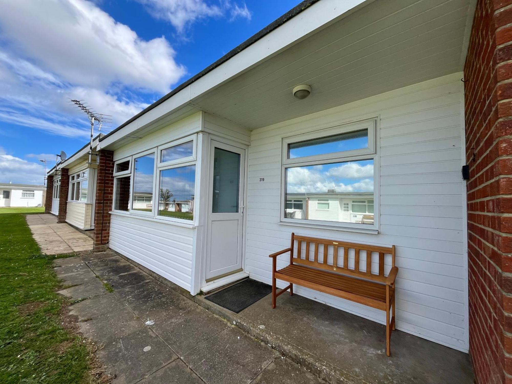 Chalet 319, Hemsby - Two Bed Chalet, Sleeps 5, Pet Friendly, Bed Linen And Towels Included Exterior photo