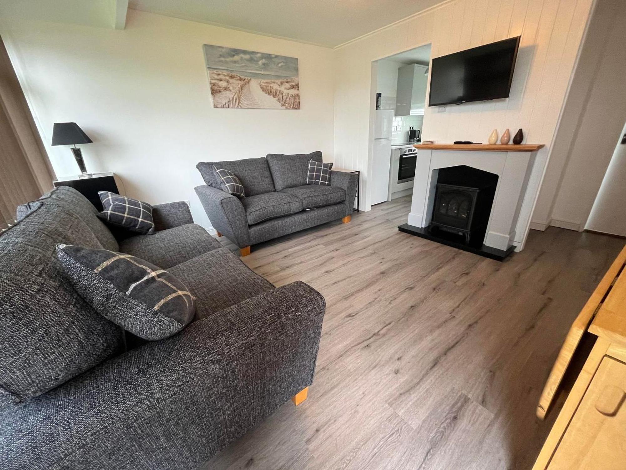 Chalet 319, Hemsby - Two Bed Chalet, Sleeps 5, Pet Friendly, Bed Linen And Towels Included Exterior photo